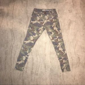 Camo skinny jeans